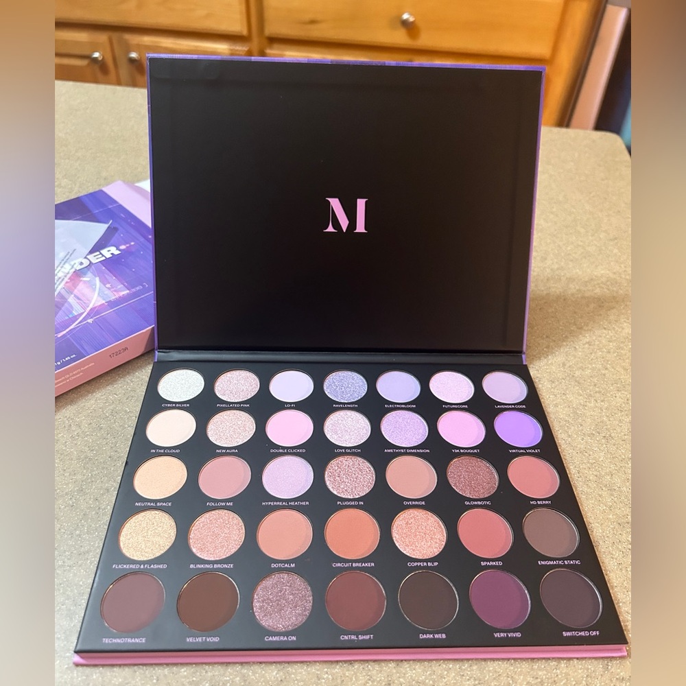 Morphe 35L Ultralavender Eye Shadow Palette 35 Eyeshadows Purples Shimmer Matte